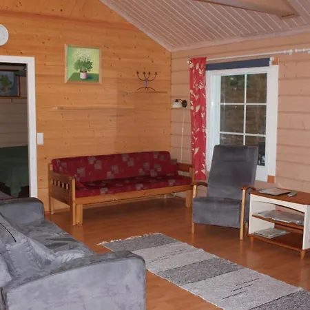 Kuusitorppa * Varpaisjarvi