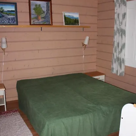 Kuusitorppa Varpaisjarvi