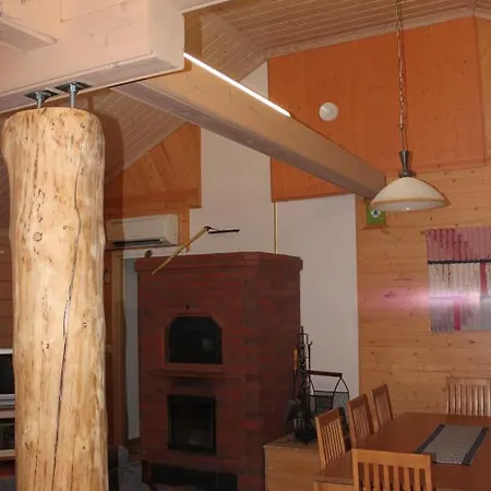 木屋 Kuusitorppa Varpaisjarvi