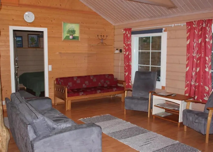 Kuusitorppa * Varpaisjarvi